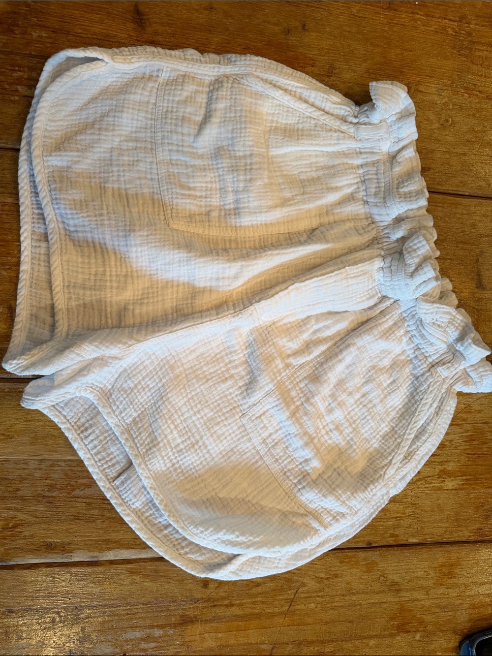Splendid White Crinkle Elastic Waist Athletic Shorts